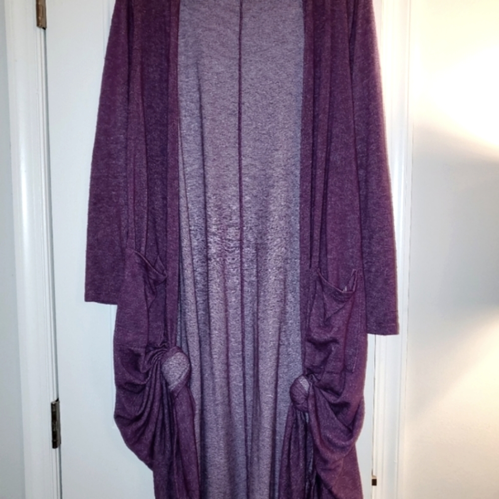 Gorgeous LuLaRoe sweater duster!